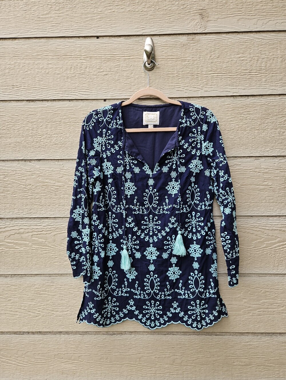STS Sail to Sable navy and turquoise eyelet tunic top medium